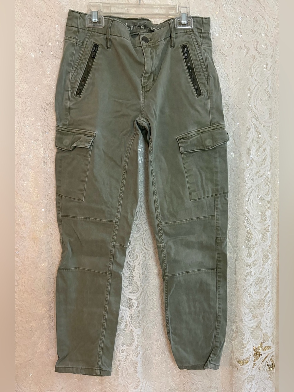 Calvin Klein Pre-loved Women’s Cargo Pants in Olive Size 28